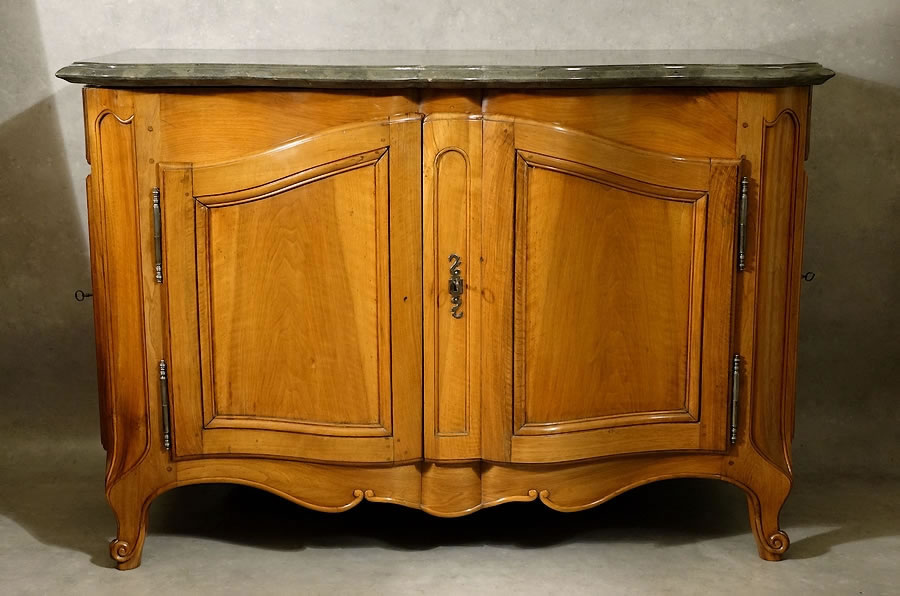 Buffet de chasse à pierre de Saint-Cyr par Pierre Hache, vue de face